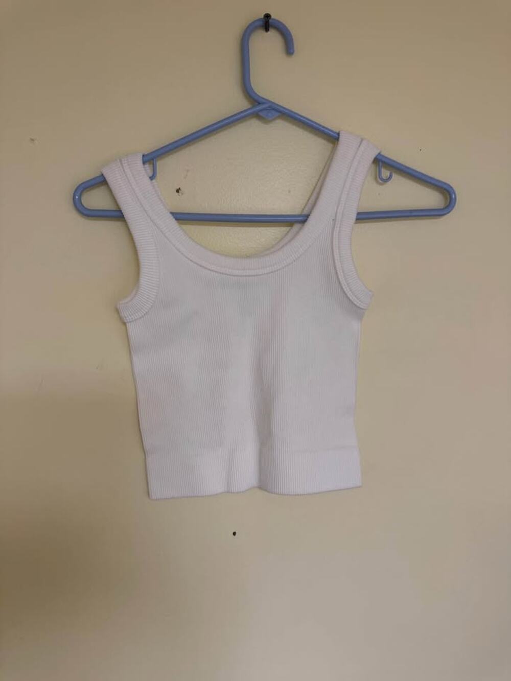 Zenana Women’s S/M White Ribbed Cropped Tank Top (as35b3)